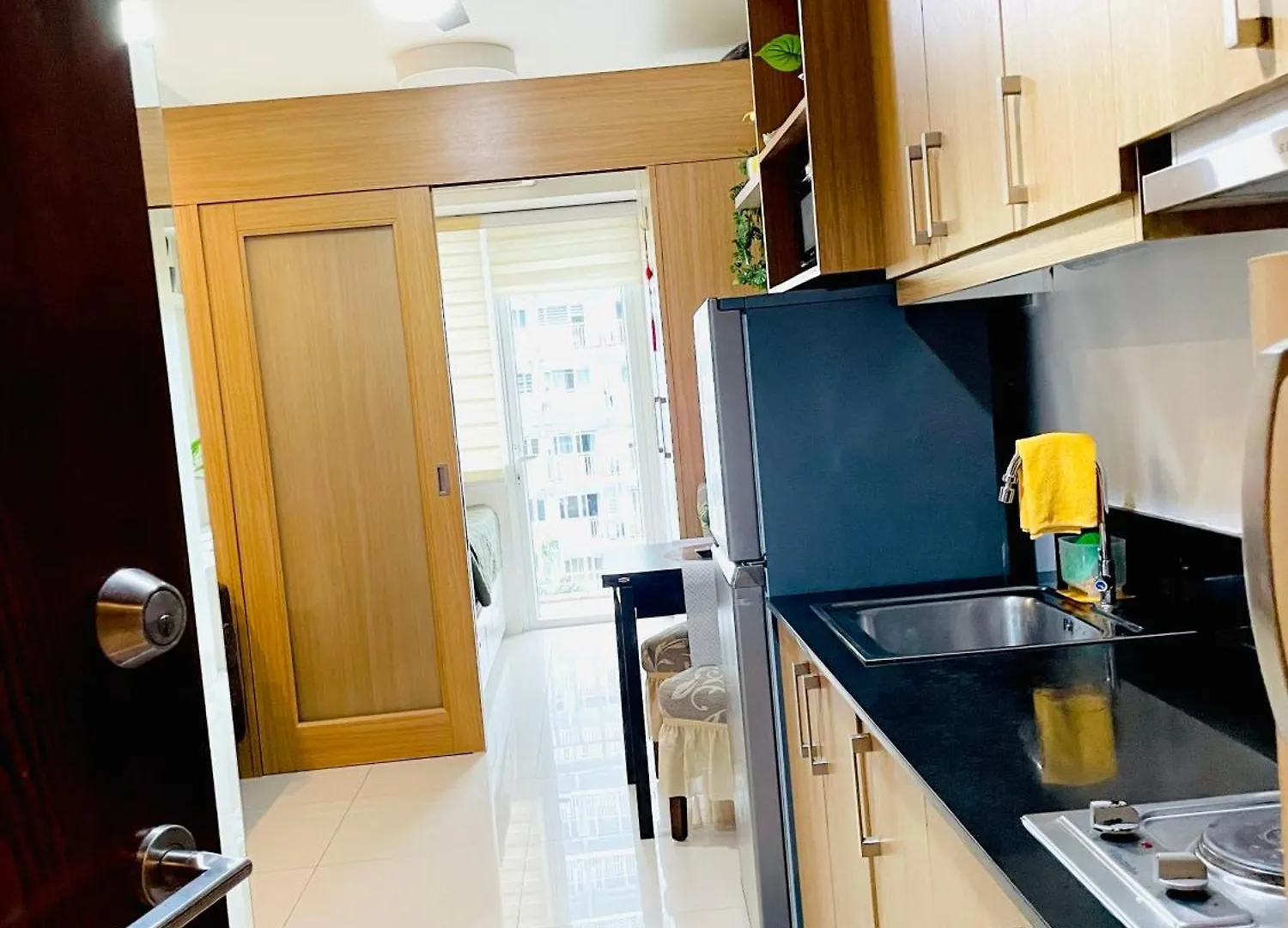 Aparthotel Icy Staycation In Shell Residences Pasay